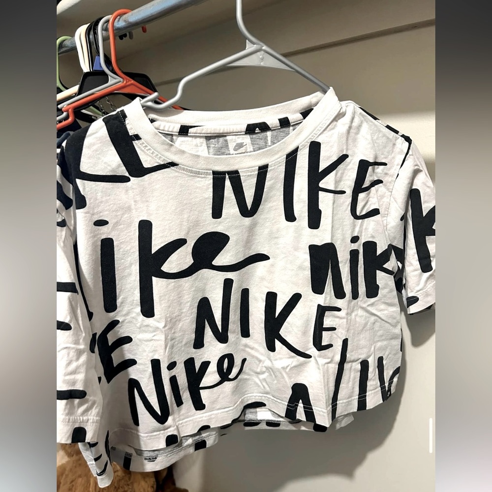 Nike Crop Top